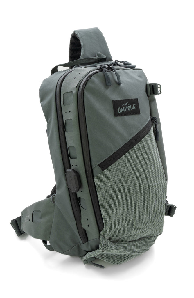 Umpqua SwiftLink Steamboat Sling Pack — Red's Fly Shop