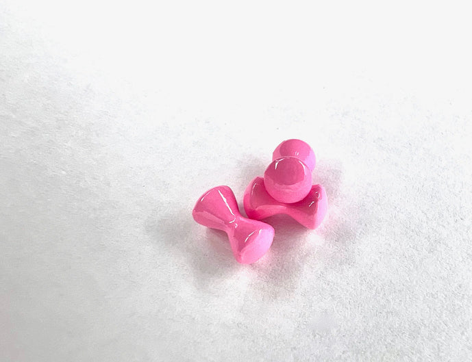 Aqua Flies Intruder Eyes – 4mm in fluorescent salmon pink, great for attractor patterns and soft-colored winter steelhead flies.