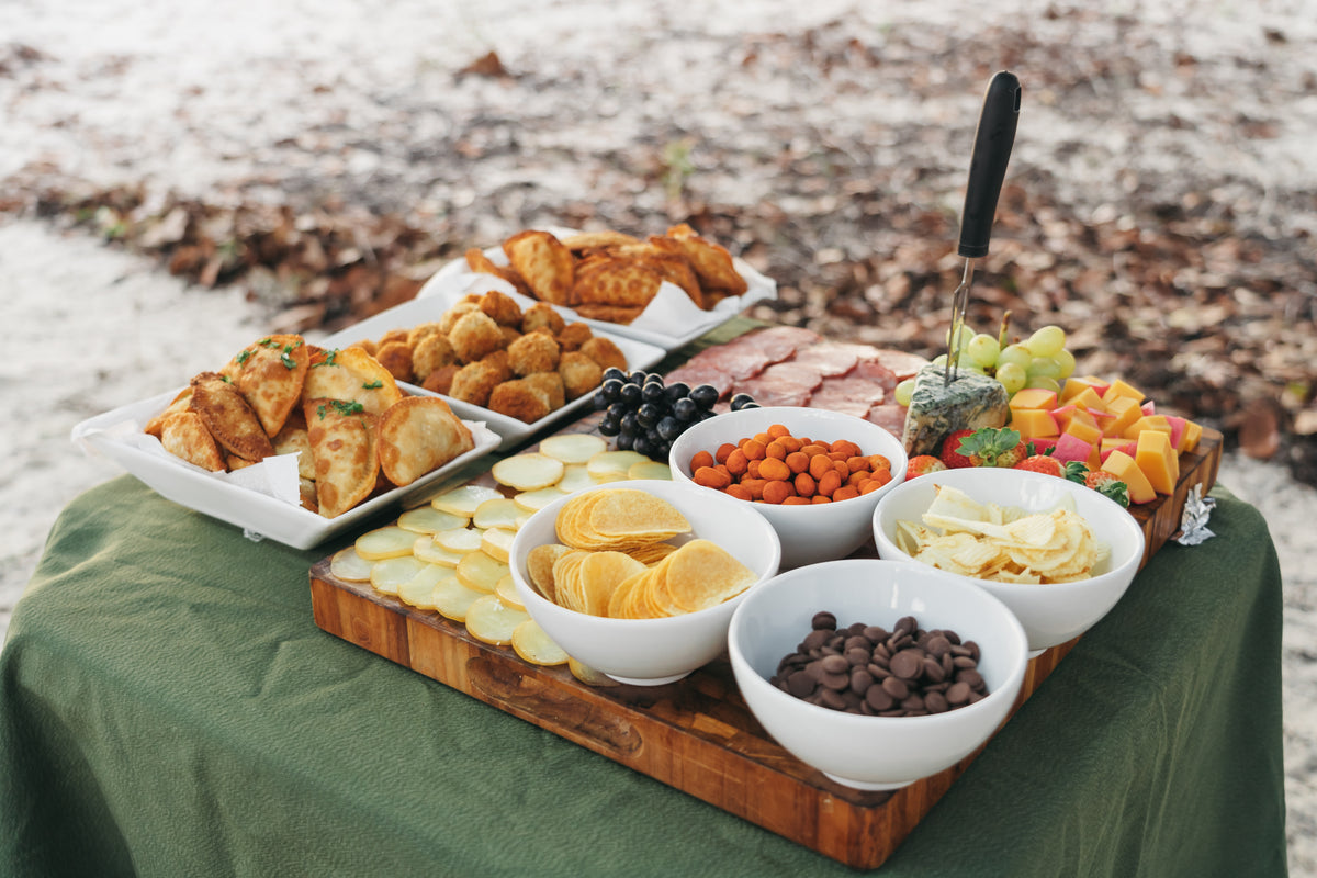 Dining at Rio Marie Peacock Bass Fly Fishing Trips
