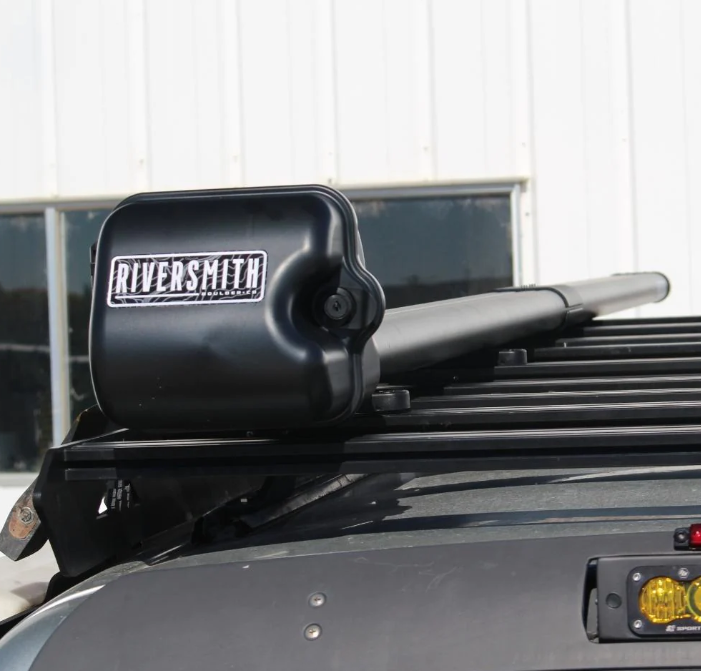 Low profile roof discount box