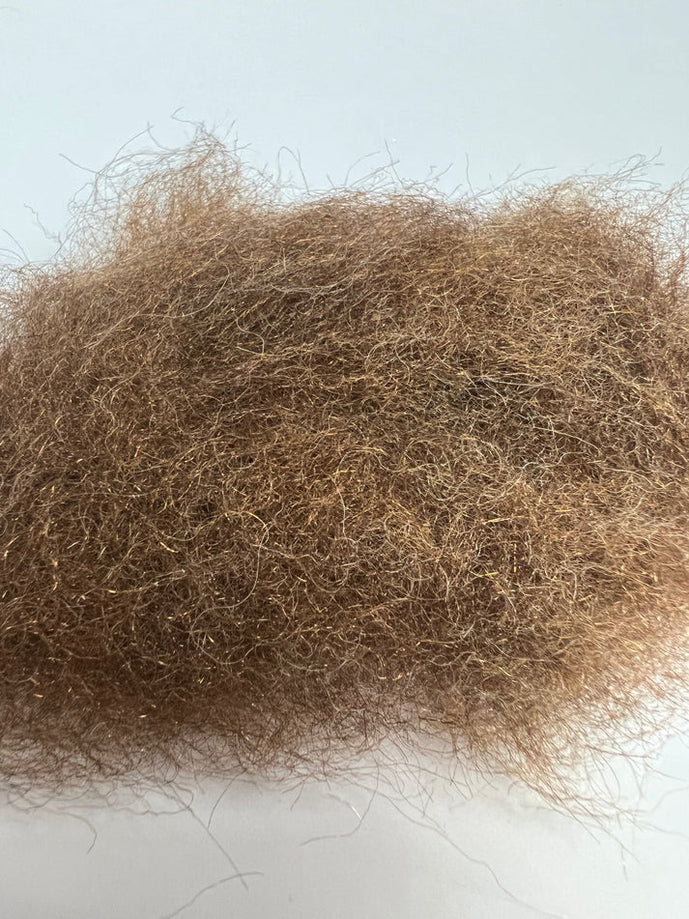 Brown Scud-Lisios Dubbing – rich brown dubbing with soft texture and subtle sheen for earthy patterns.