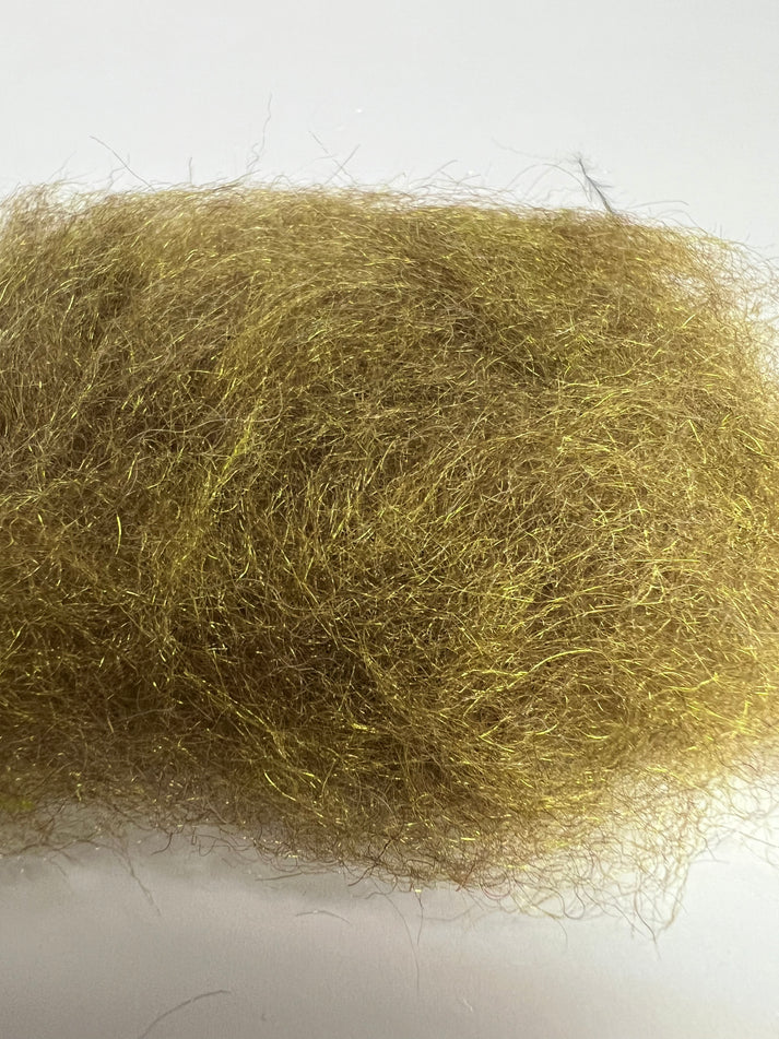 Olive Scud-Lisios Dubbing – classic natural olive shade with fine sparkle for nymphs and scuds.