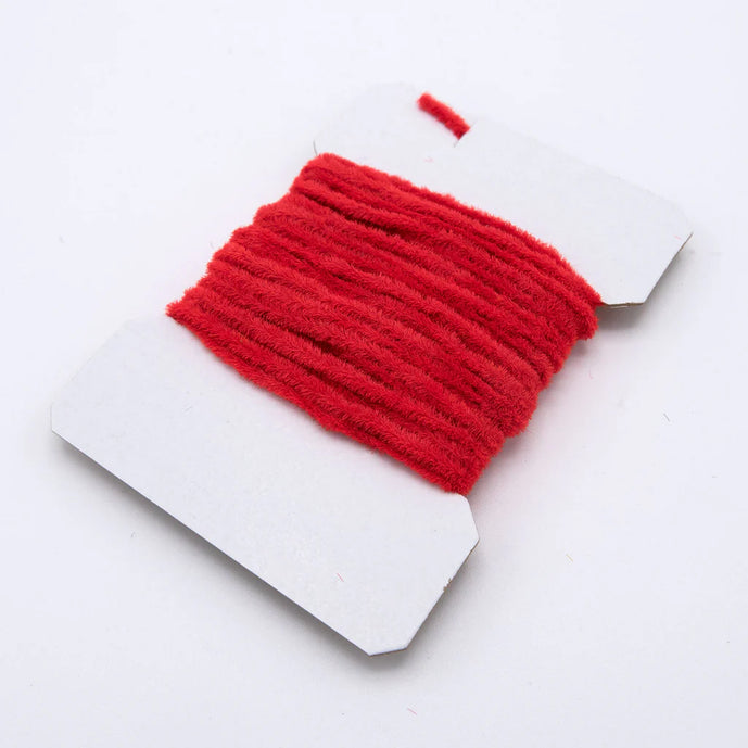 Ultra Chenille in red – classic and bold, perfect for traditional worm and blood midge patterns.
