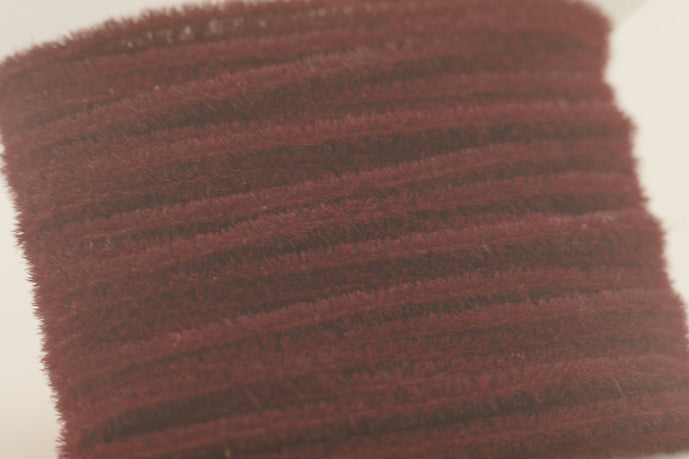 Ultra Chenille in wine – deep, earthy tone ideal for natural-looking worm and leech bodies.
