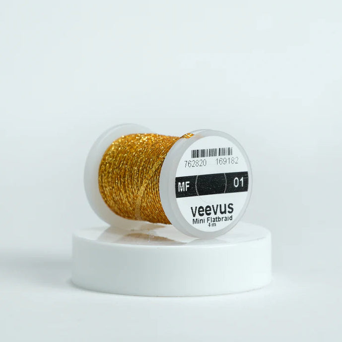 Veevus Mini Flat Braid in Shiny Gold – adds a flat, highly reflective shimmer to fly patterns. Perfect for bodies, tags, and ribbing with a modern flash in shiny gold.