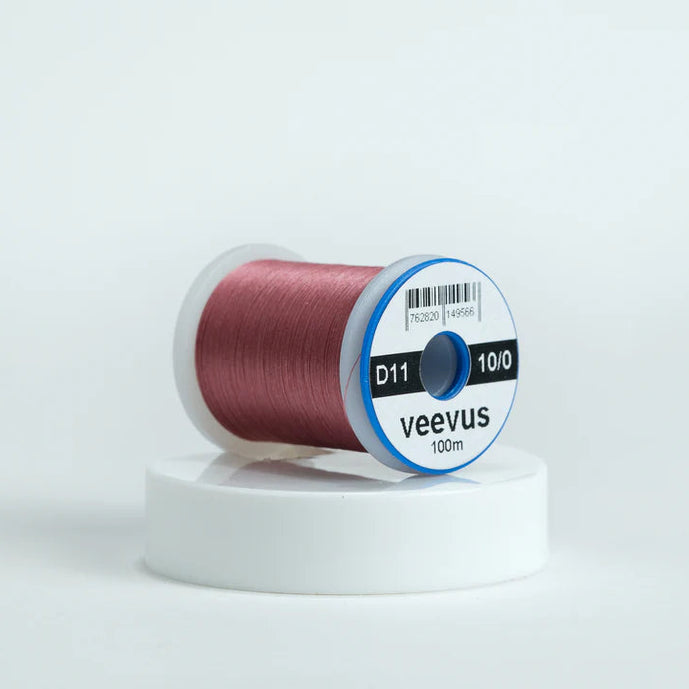 Veevus Thread in Marron – ultra-strong, lightweight fly tying thread available in 6/0, 8/0, and 10/0 sizes, perfect for precise, clean wraps on any pattern.