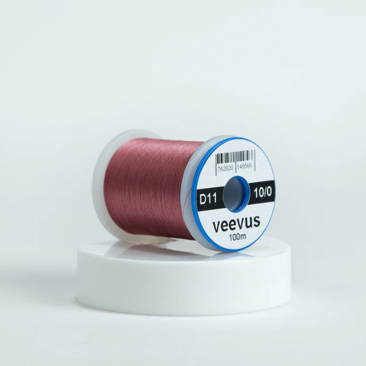 Veevus Thread in Marron – ultra-strong, lightweight fly tying thread available in 6/0, 8/0, and 10/0 sizes, perfect for precise, clean wraps on any pattern.
